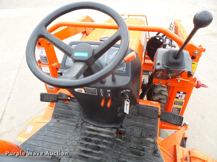 image for item DA8046 2003 Kubota B7800 MFWD tractor