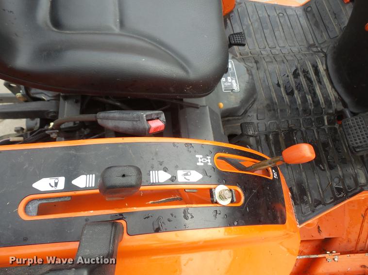image for item DA8046 2003 Kubota B7800 MFWD tractor