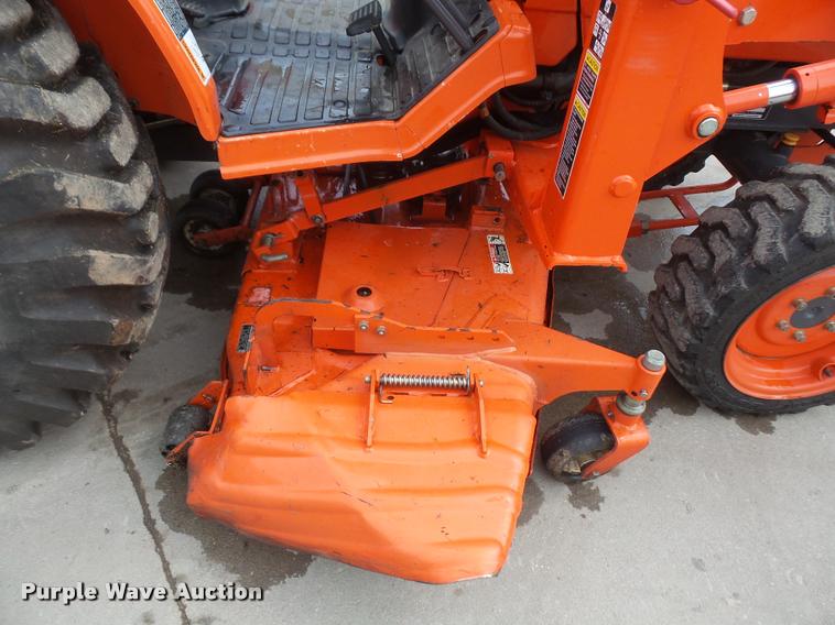 image for item DA8046 2003 Kubota B7800 MFWD tractor