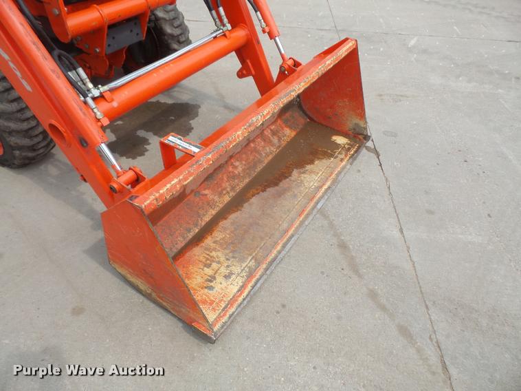 image for item DA8046 2003 Kubota B7800 MFWD tractor