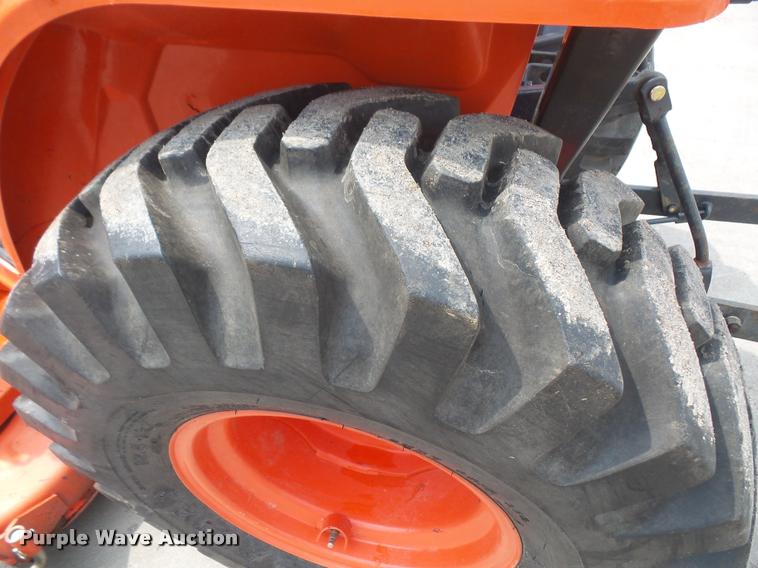 image for item DA8046 2003 Kubota B7800 MFWD tractor