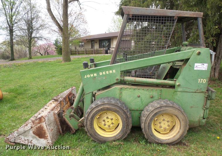 image for item DA8077 John Deere 170 skid steer
