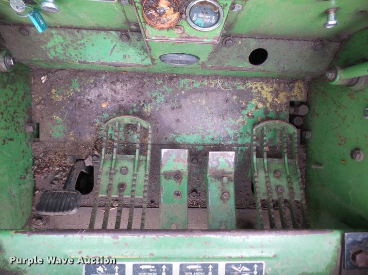 image for item DA8077 John Deere 170 skid steer