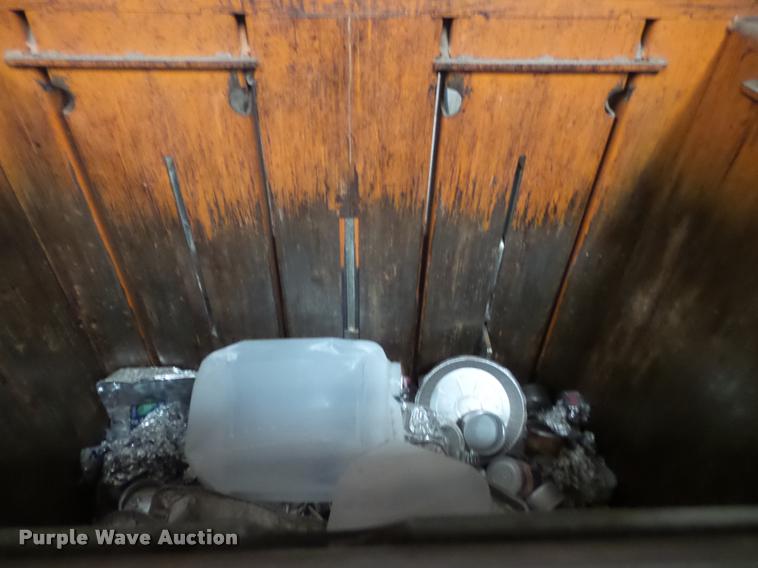 image for item DA8082 2003 Orwak 9020 recycle baler