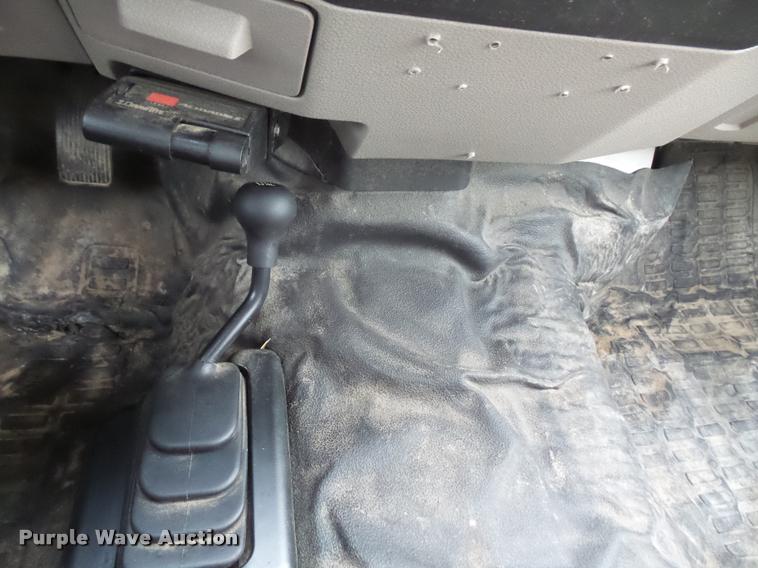 image for item DA8095 2008 Ford F550 Crew Cab flatbed truck