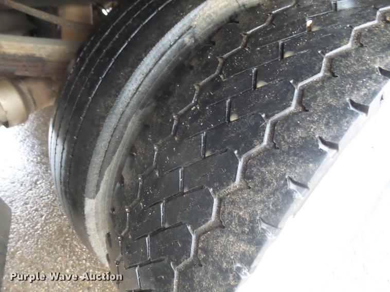 image for item DA8095 2008 Ford F550 Crew Cab flatbed truck