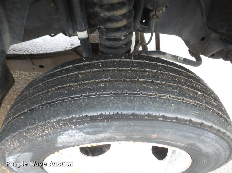 image for item DA8095 2008 Ford F550 Crew Cab flatbed truck