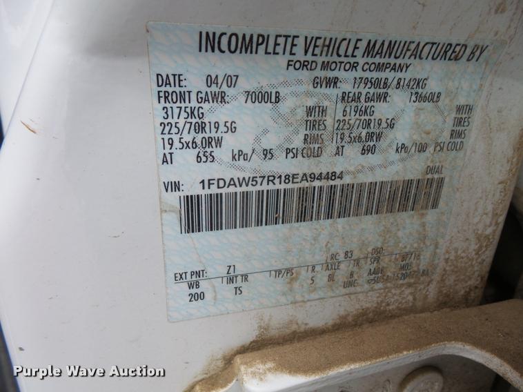 image for item DA8095 2008 Ford F550 Crew Cab flatbed truck