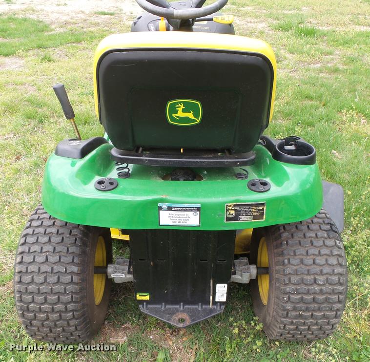 John Deere LA115 lawn mower in Camdenton, MO Item DA9088 sold