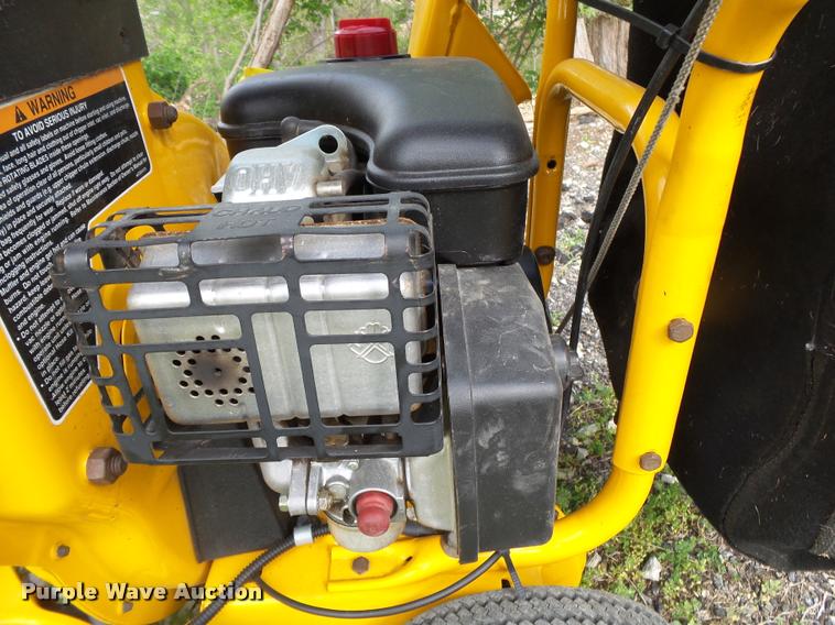 Cub Cadet CSV240 leaf vacuum in Camdenton, MO Item DA9105 sold