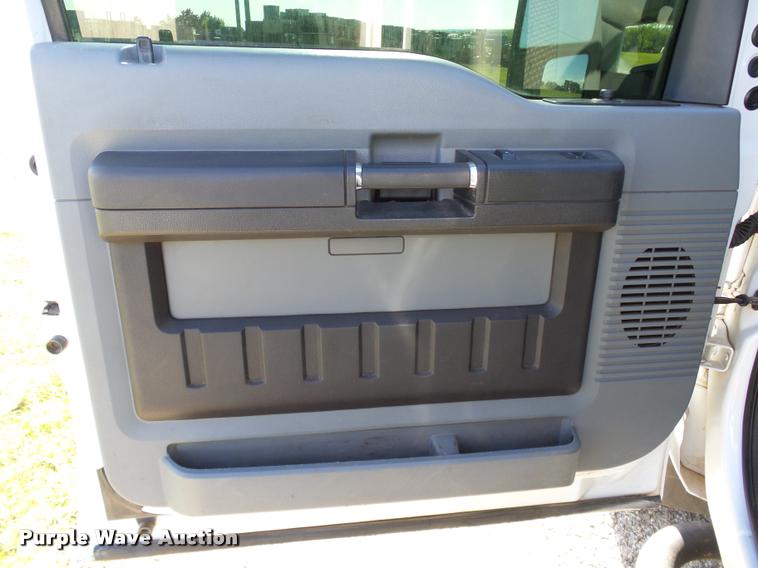 image for item DB0159 2011 Ford F250 Super Duty SuperCab pickup truck