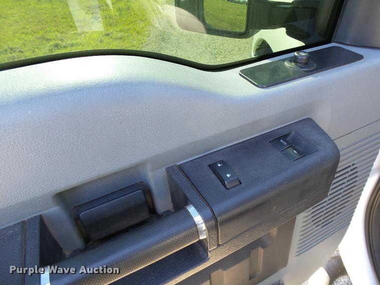 image for item DB0159 2011 Ford F250 Super Duty SuperCab pickup truck