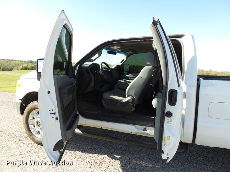 image for item DB0159 2011 Ford F250 Super Duty SuperCab pickup truck