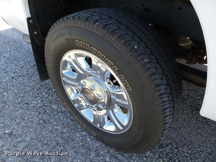 image for item DB0159 2011 Ford F250 Super Duty SuperCab pickup truck