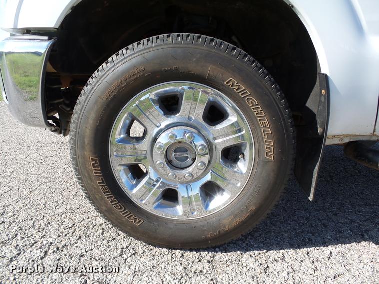 image for item DB0159 2011 Ford F250 Super Duty SuperCab pickup truck