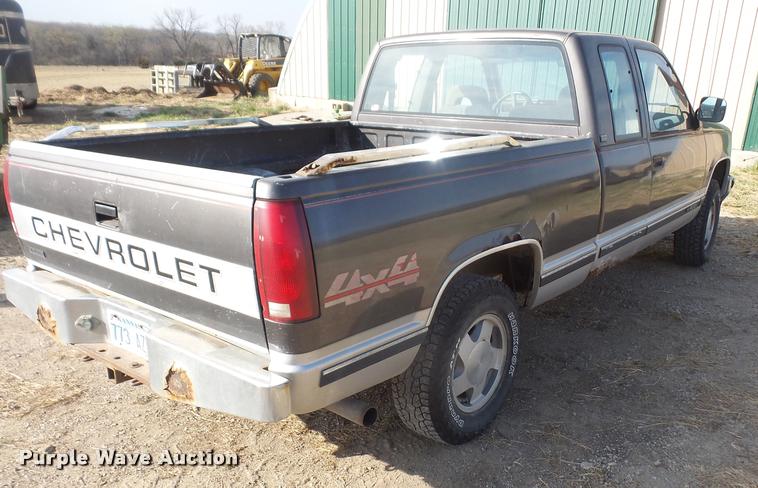image for item DB0584 1992 Chevrolet 1500 Ext. Cab pickup truck