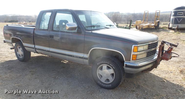 image for item DB0584 1992 Chevrolet 1500 Ext. Cab pickup truck