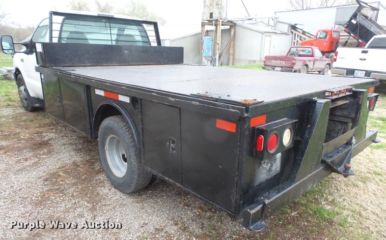 image for item DB0603 2004 Ford F350 Super Duty flatbed pickup truck