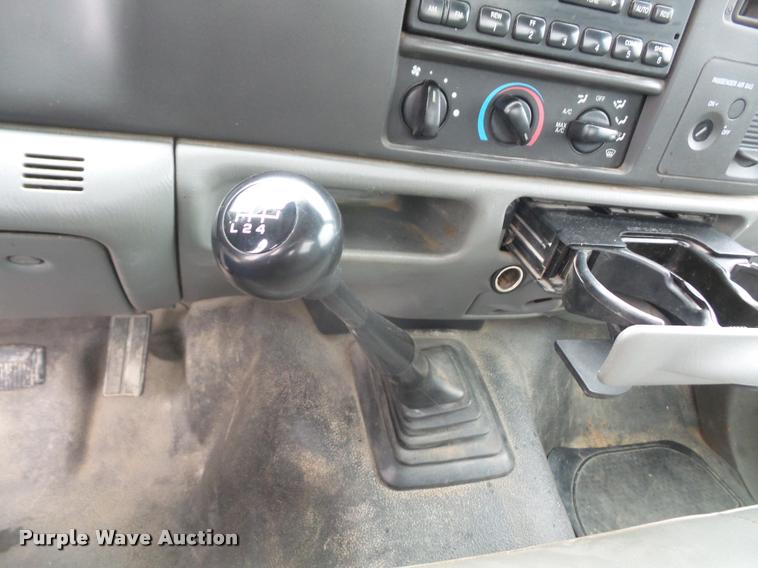 image for item DB0603 2004 Ford F350 Super Duty flatbed pickup truck