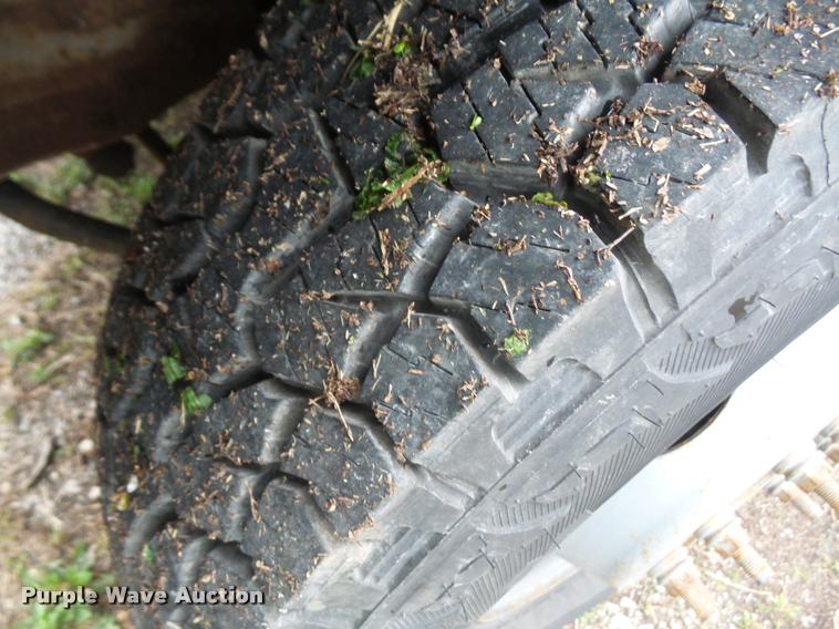 image for item DB0603 2004 Ford F350 Super Duty flatbed pickup truck