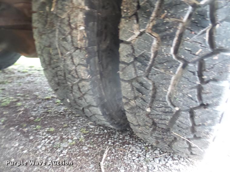 image for item DB0603 2004 Ford F350 Super Duty flatbed pickup truck