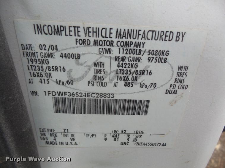 image for item DB0603 2004 Ford F350 Super Duty flatbed pickup truck