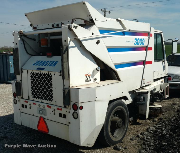 image for item DB0915 2003 Johnston 3000 street sweeper