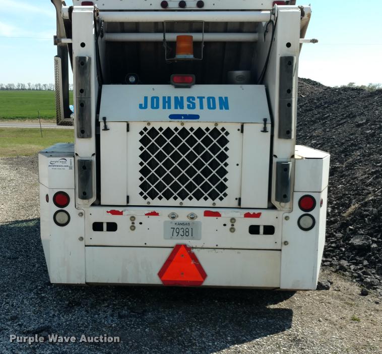 image for item DB0915 2003 Johnston 3000 street sweeper