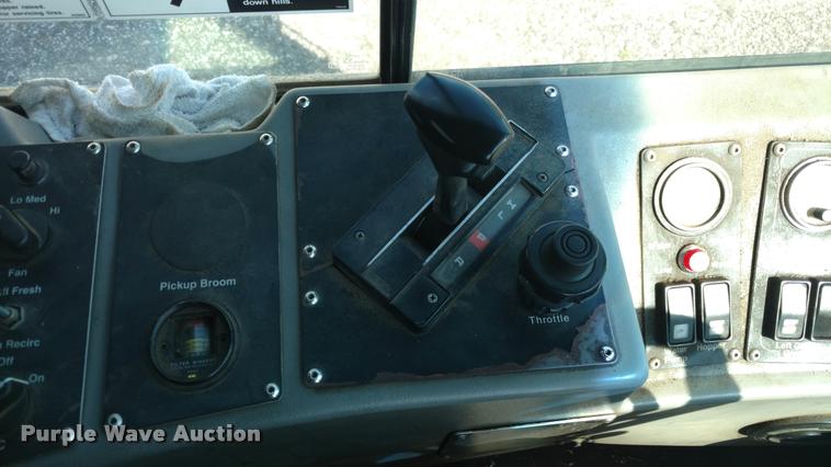 image for item DB0915 2003 Johnston 3000 street sweeper