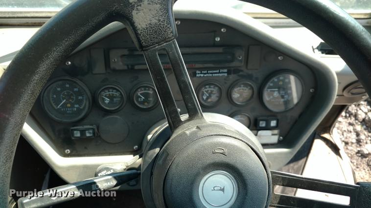 image for item DB0915 2003 Johnston 3000 street sweeper