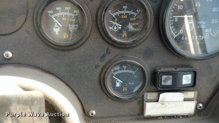 image for item DB0915 2003 Johnston 3000 street sweeper