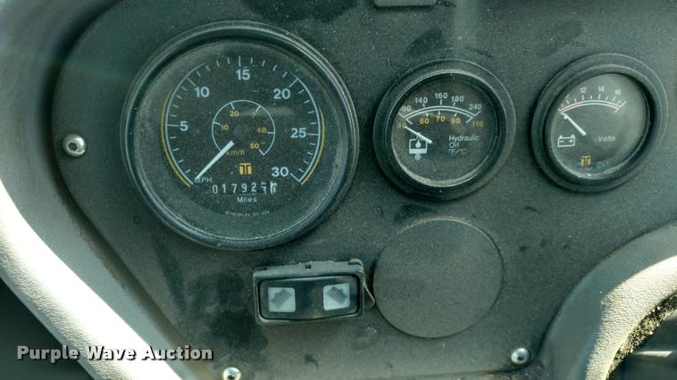 image for item DB0915 2003 Johnston 3000 street sweeper