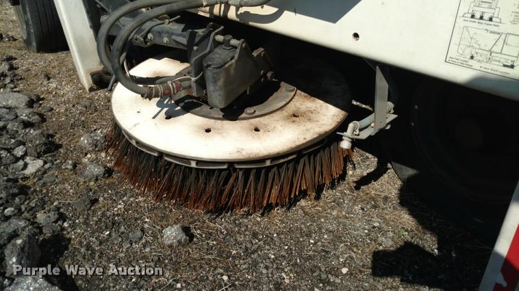 image for item DB0915 2003 Johnston 3000 street sweeper