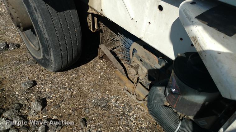 image for item DB0915 2003 Johnston 3000 street sweeper