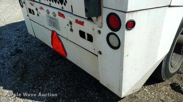 image for item DB0915 2003 Johnston 3000 street sweeper