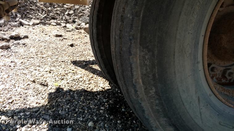 image for item DB0915 2003 Johnston 3000 street sweeper