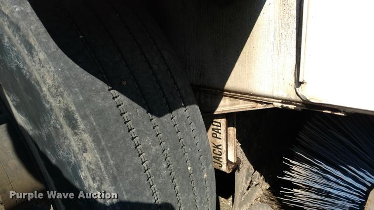 image for item DB0915 2003 Johnston 3000 street sweeper