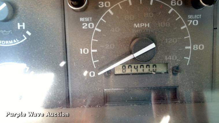 image for item DB0916 1995 Ford F150 XL pickup truck