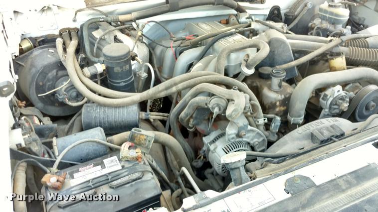 image for item DB0916 1995 Ford F150 XL pickup truck