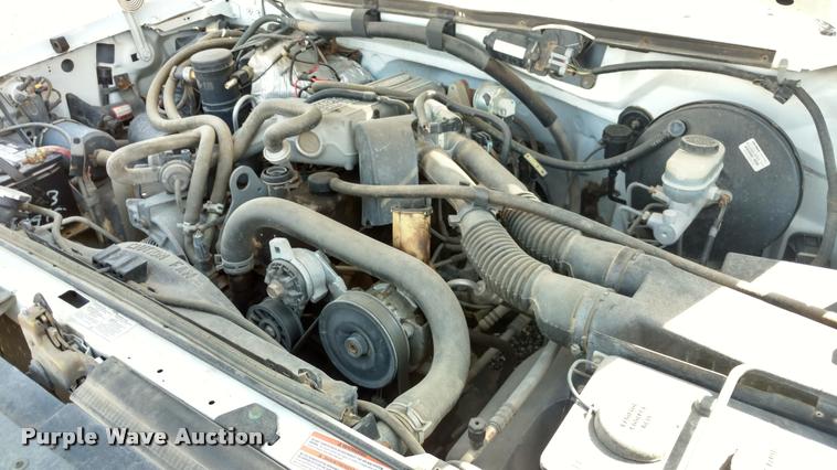 image for item DB0916 1995 Ford F150 XL pickup truck