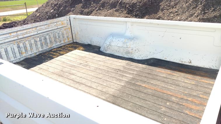 image for item DB0916 1995 Ford F150 XL pickup truck