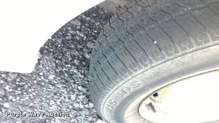 image for item DB0916 1995 Ford F150 XL pickup truck