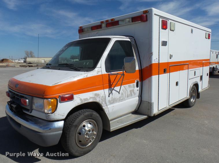 image for item DB2464 2000 Ford Econoline E450 ambulance