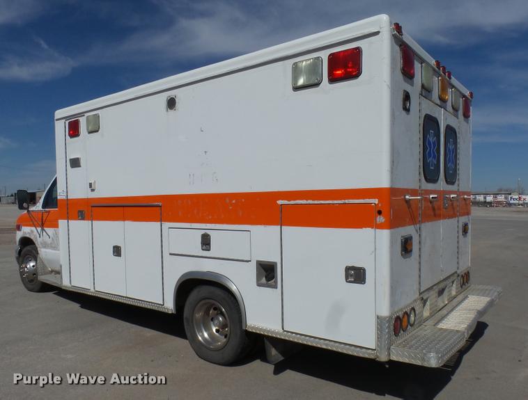 image for item DB2464 2000 Ford Econoline E450 ambulance