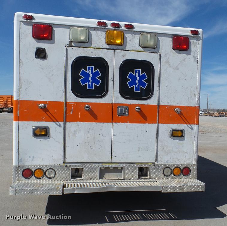 image for item DB2464 2000 Ford Econoline E450 ambulance