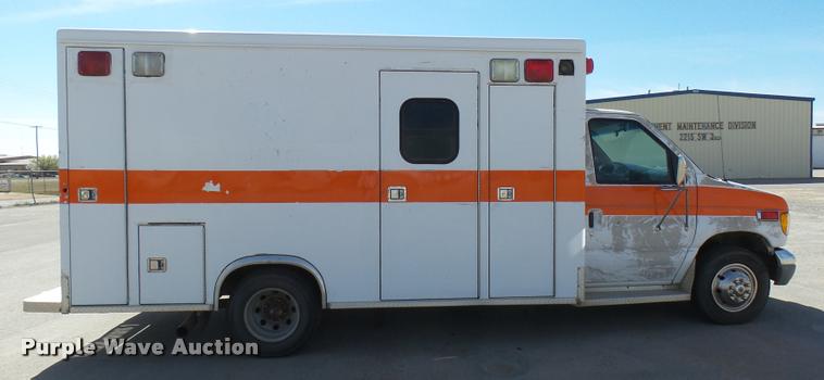 image for item DB2464 2000 Ford Econoline E450 ambulance