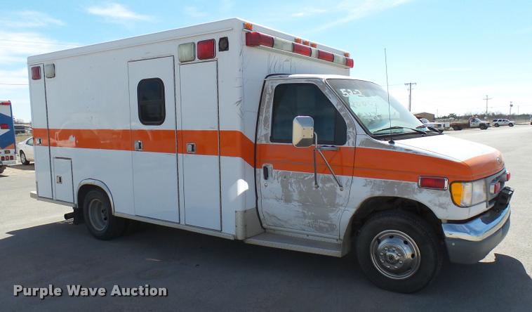 image for item DB2464 2000 Ford Econoline E450 ambulance