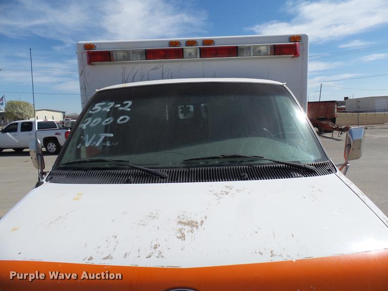 image for item DB2464 2000 Ford Econoline E450 ambulance