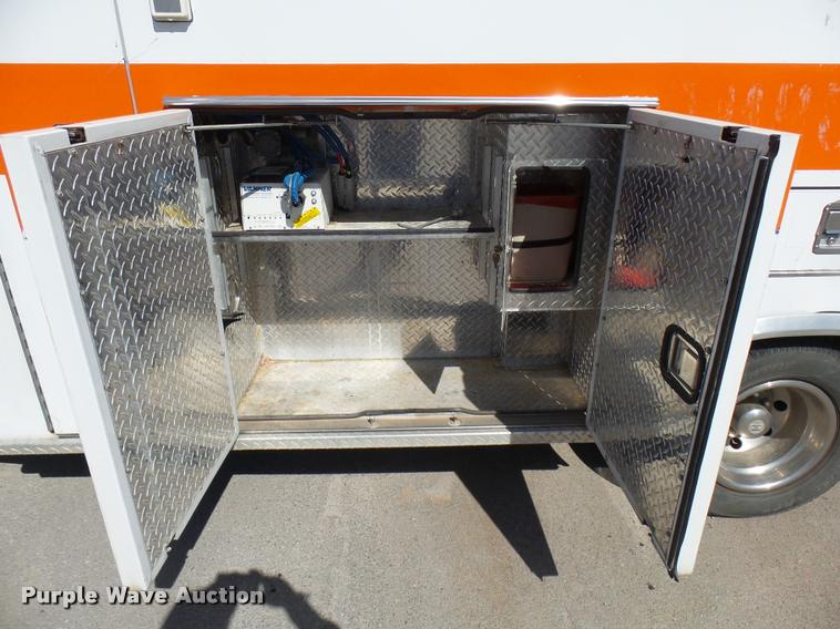 image for item DB2464 2000 Ford Econoline E450 ambulance
