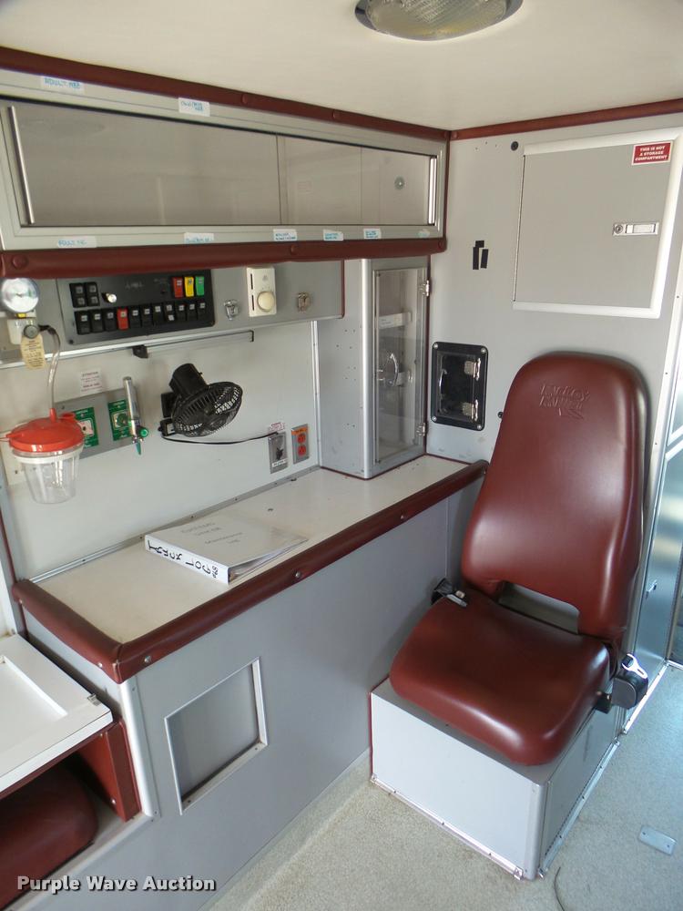 image for item DB2464 2000 Ford Econoline E450 ambulance